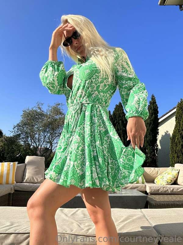 VIPs... check your DMs to see what I wore under🌶️💚☀️