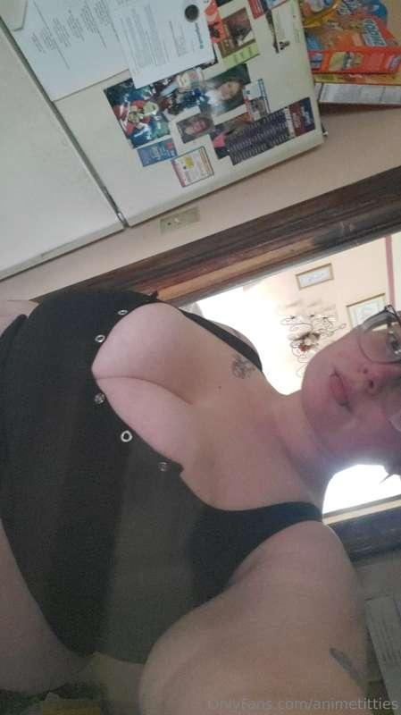 My shirt shrunk a bit in the dryer 😳