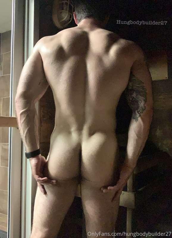 From Behind Friday 😈🥵 I can’t lie, even I get turned on look..