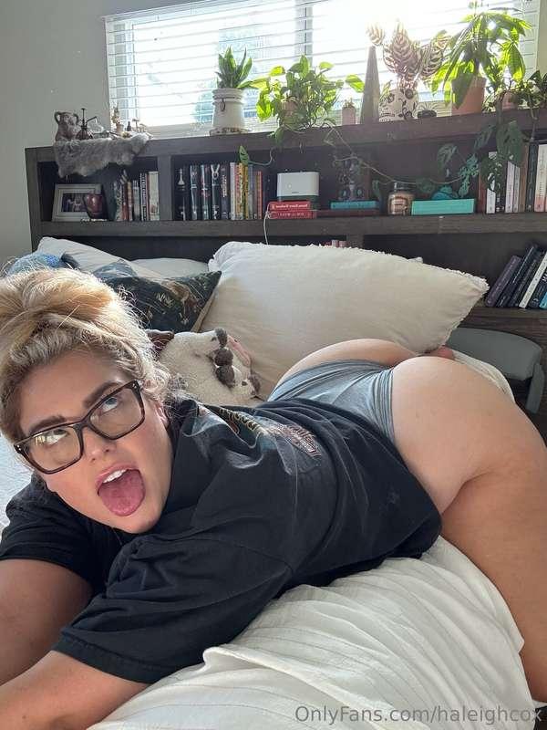 I need booty rubs asap