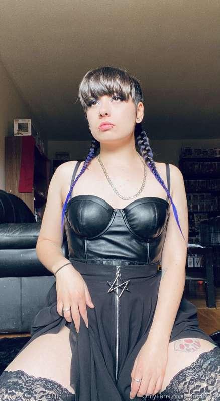 I really do love this top! Rawr!