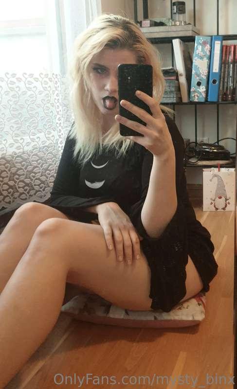 mysty_binx image #1