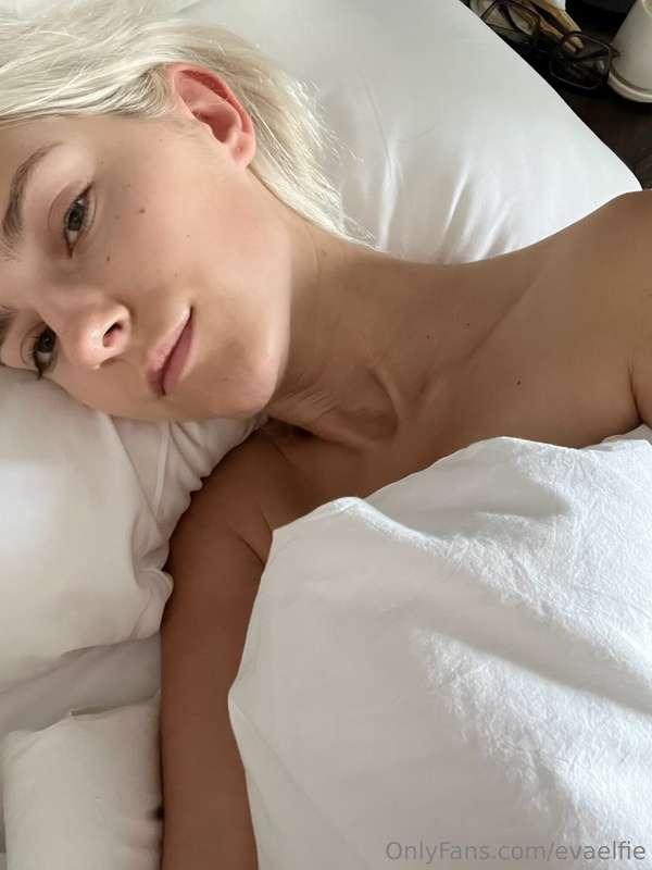 No alarm, no makeup, just me… soft, sleepy, and maybe waitin..