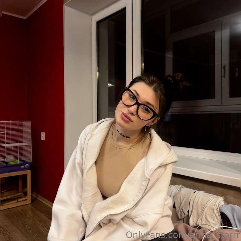 do my glasses look good on me?🥺