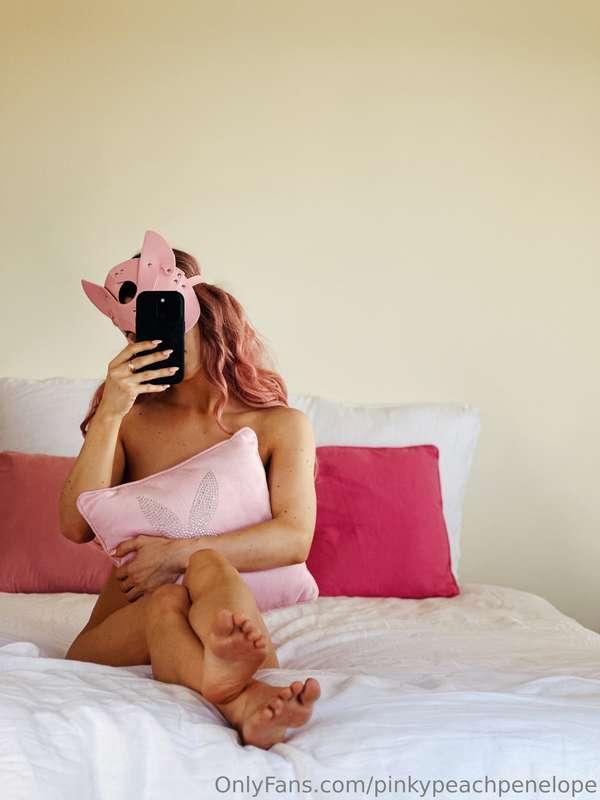 Would you share a bed with me..be honest?