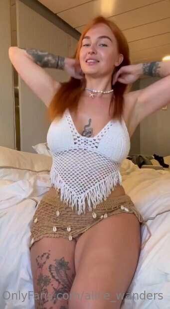 @redheadragonvip
This redhead obediently waiting for your co..