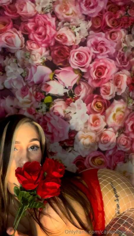 Cum bend me over infront of my backdrop? 