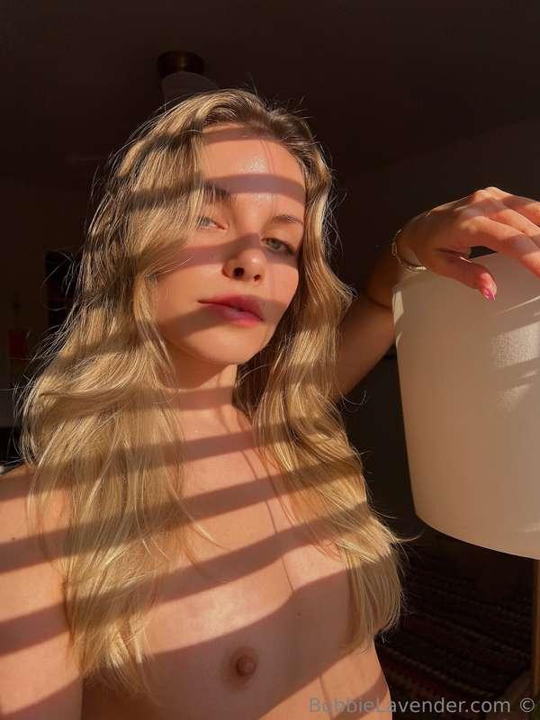 Time for a shower and a pumpkin spice. 🌞 