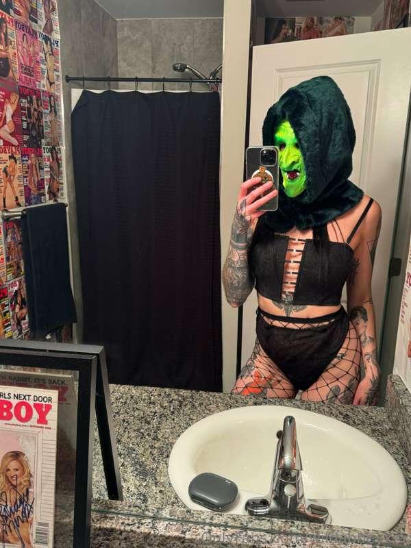 season of the witch😈