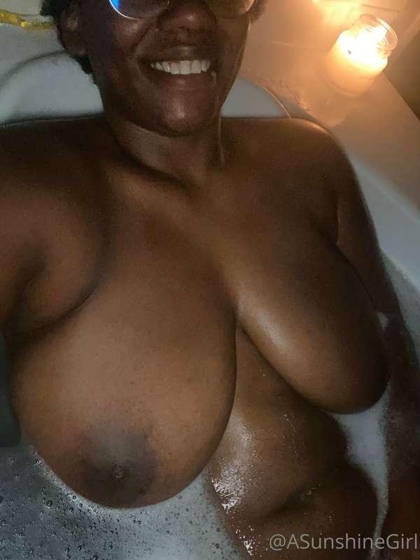 I’m smiling but I need a bigger tub 🥺
