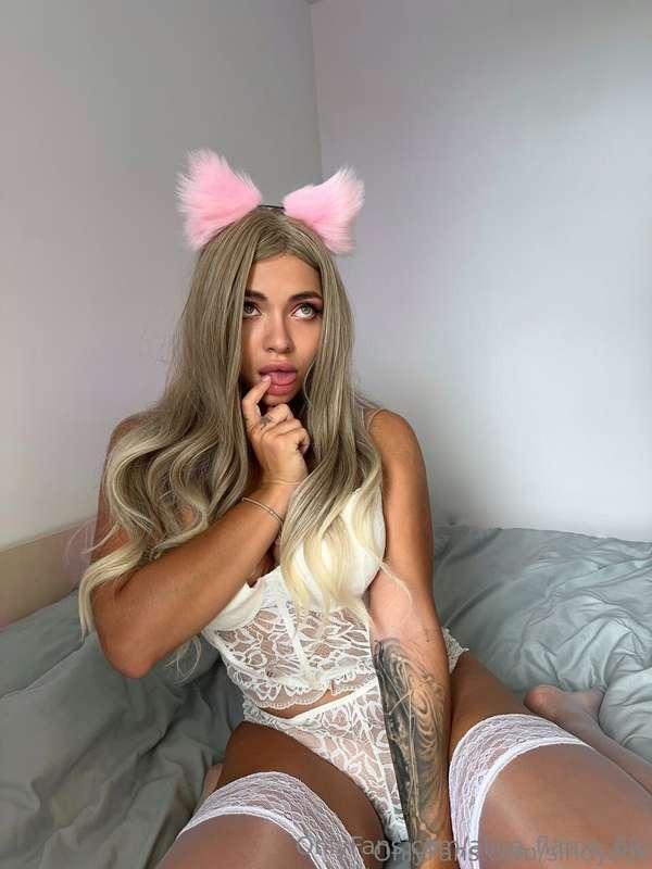 💛FREE subscription💛 👉@rubyhall👈 This charming girl has a jui..