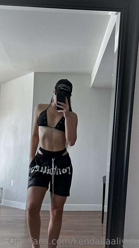 DM me back... 😘