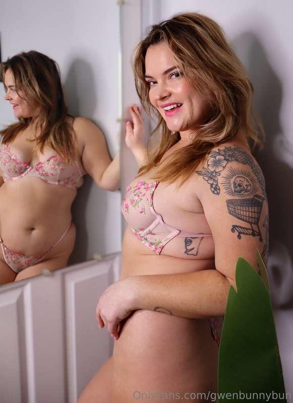 Swipe for see through panties 💓