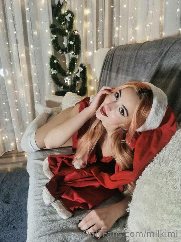 Tonight 🎅 Santa send me in his place so I’m the one that bri..