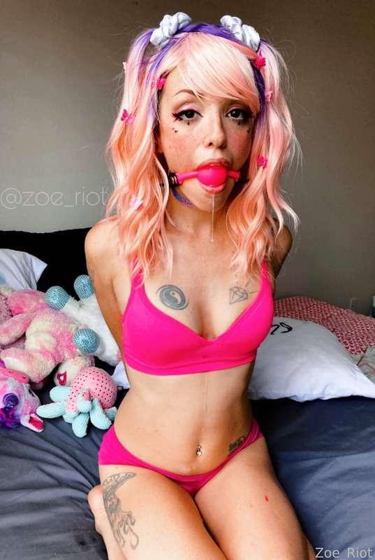 zoe_riot image #28