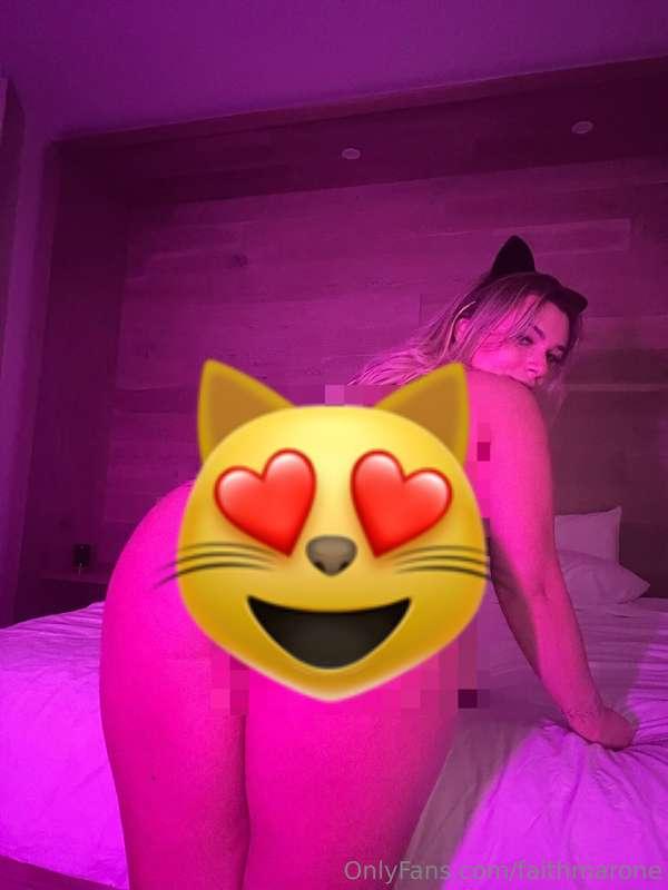 The prettiest & most perfectly tight little kittyy you ever ..