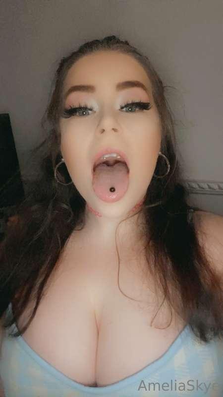 Morning ☁️💖

Don’t forget to LIKE my new wall video 🔽😇 I’ll ..