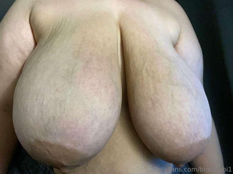 bigtittybi1 image #1