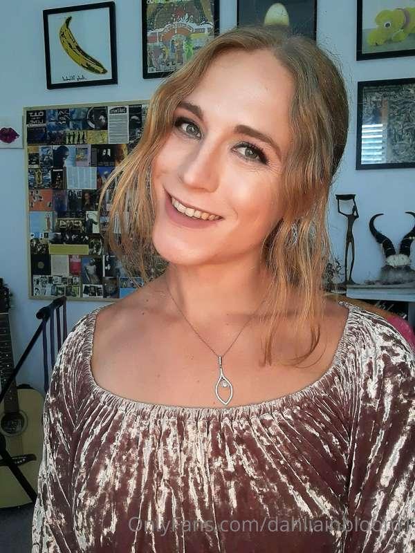Happy fucking Fri Fri my lovelies
