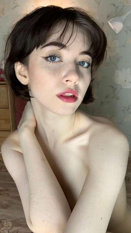 yoursmalldoll image #1