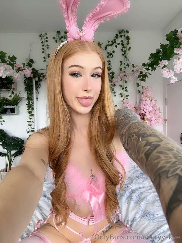 This little bunny is spoiling her auto-renew subs with a lit..