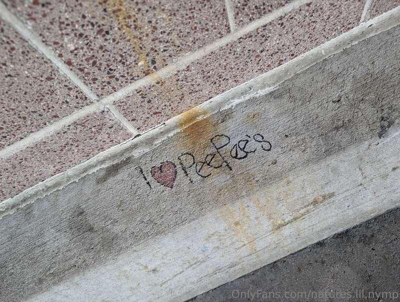 Work sucksGraffiti is awesomeI'm boredMake me notI love peep..