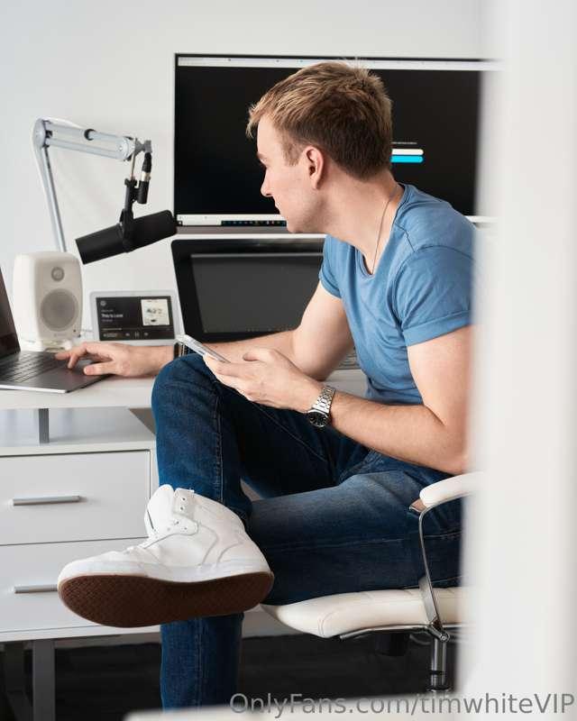 On the hunt for the next big thing... Know an unknown artist..