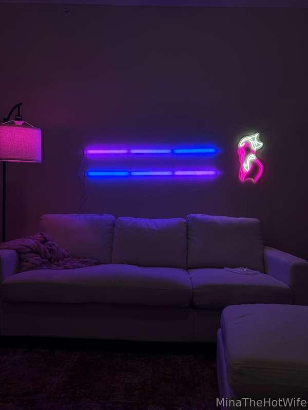 Hubby setting up my playroom for some fun this week ! Live s..