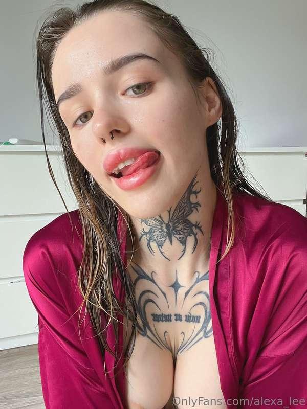 alexa_lee image #0
