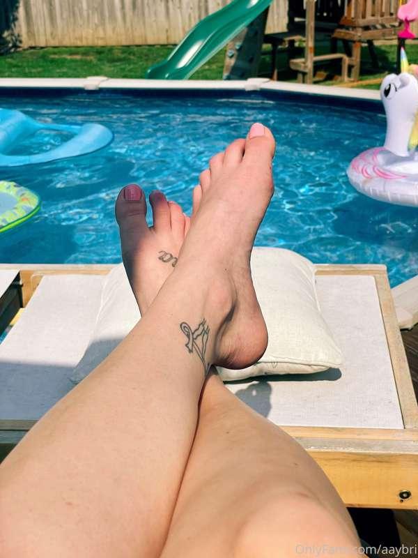I like the view, do you? 💦