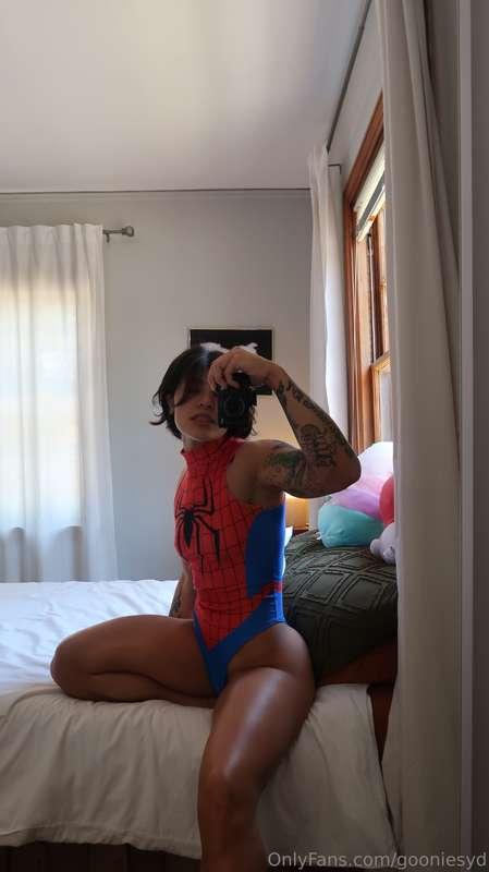 wanna see how I deal with my spidey tingles... all im missin..
