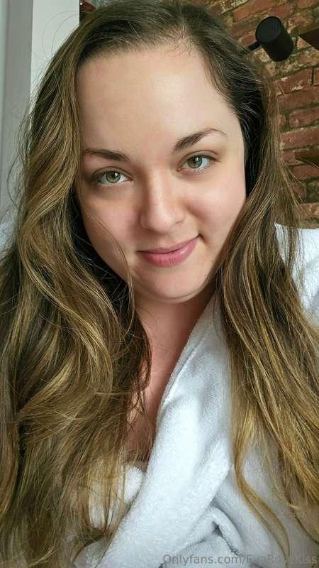 ✨Good morning lovely! I'm creating content today 😇 see you l..