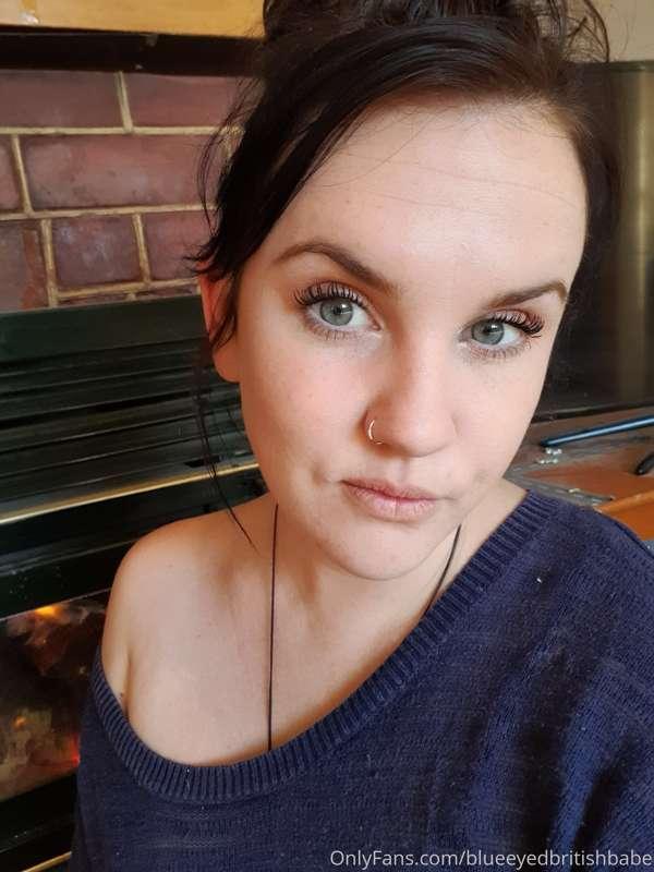 blueeyedbritishbabe image #1