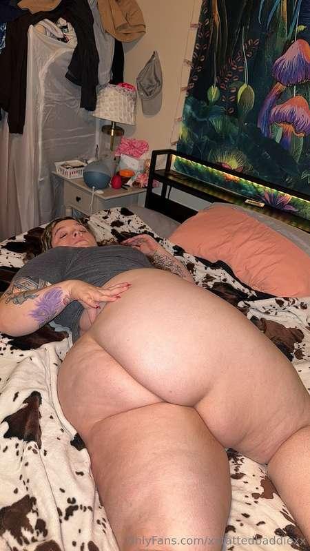 This ass is a masterpiece 🔥 last picture is my favorite whic..
