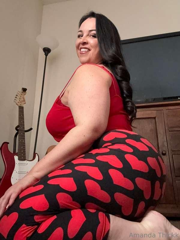 I'm wearing my Love Pants today. ❤️
But I think you know... ..