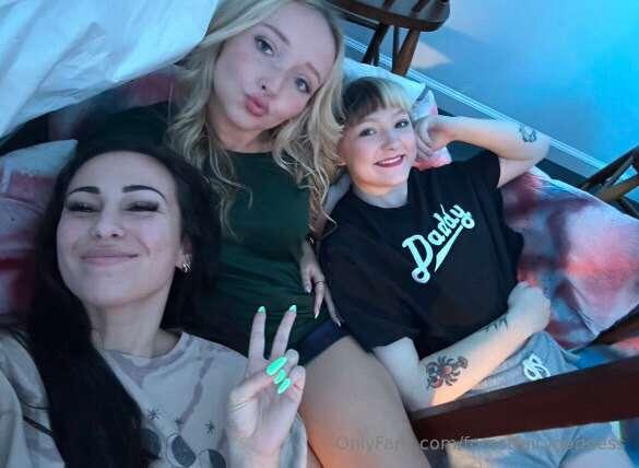 Cozy nights with my girls! Go check out @cozycara and @atom_..