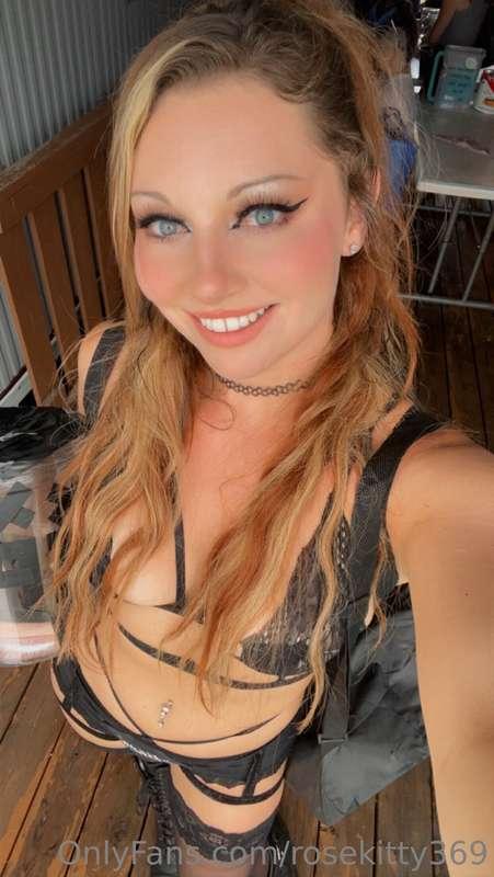 End of summer vibes 🖤😇💋