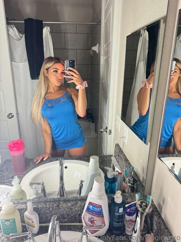 Hmm should I go live??? ❤️