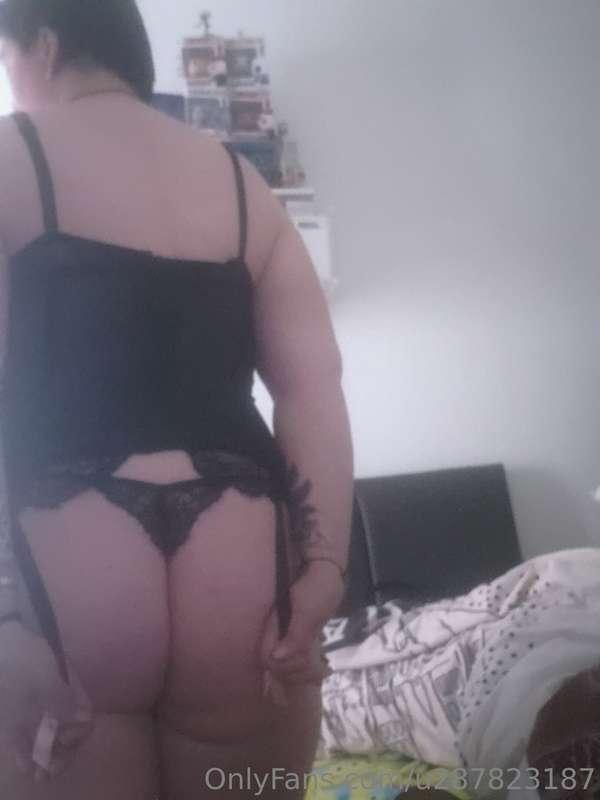 Anyone else enjoy a plus-size booty 😍💜