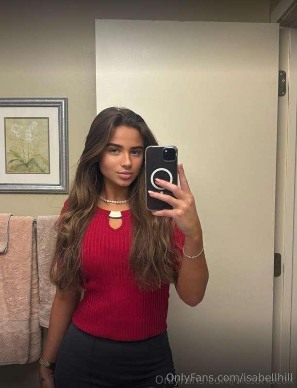 OMG!! 19 y/o @victoriacox has set her page to FREE for 24 ho..