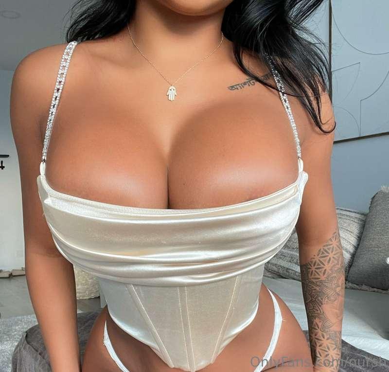 👅👅