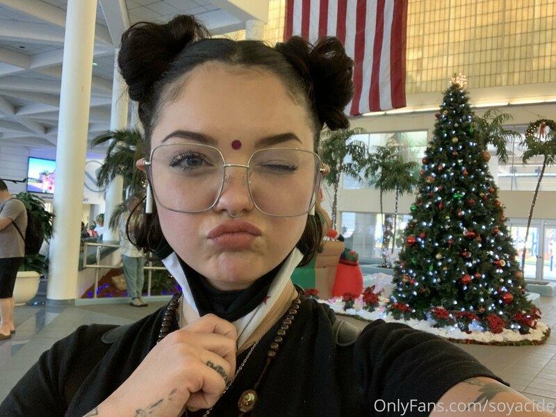 Florida to Washington airport vibes :) 

cum on standby LOL