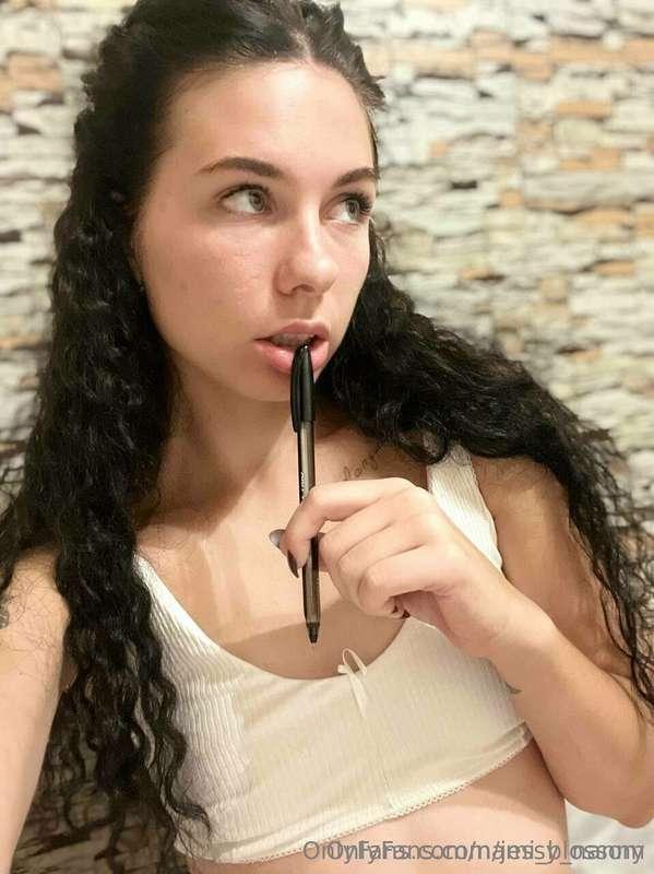 ANAL QUEEN @jessy_nanny NEEDS YOUR HUGE COCK RIGHT NOW🍆🍆🍆@je..