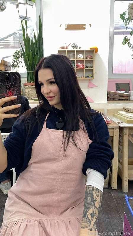 Hey guys , how was your weekend? 😉 
I caught myself thinking that I want to try something new, and I visited such a wonderful place and..just look at what I managed to create with my own hands 🥹  
In that moment, I felt so relaxed and focused, I think you should visit a pottery workshop if you want to unwind😌

Have you ever been to a pottery studio?🫶