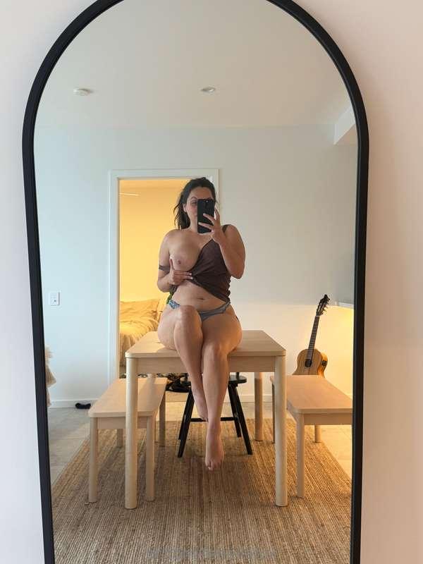 i wonder how sturdy this table is? 😉