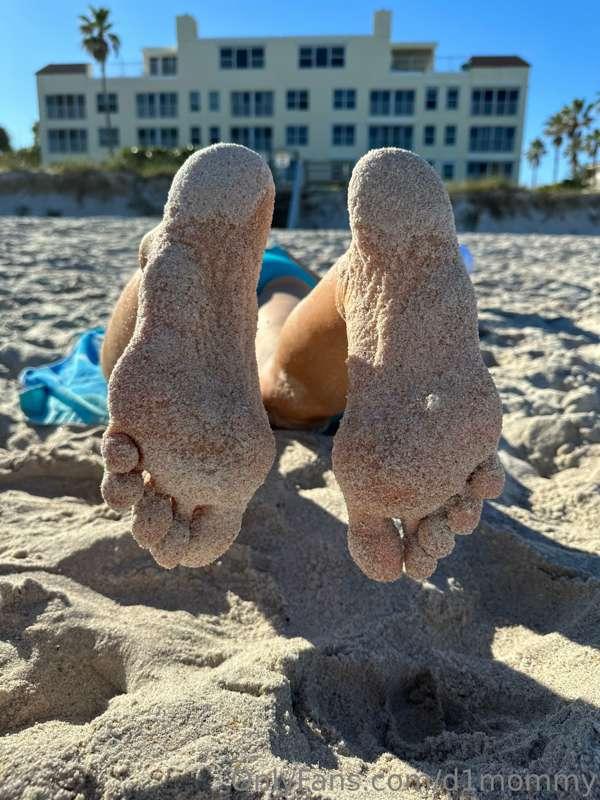 Sand everywhere 🤭🤭