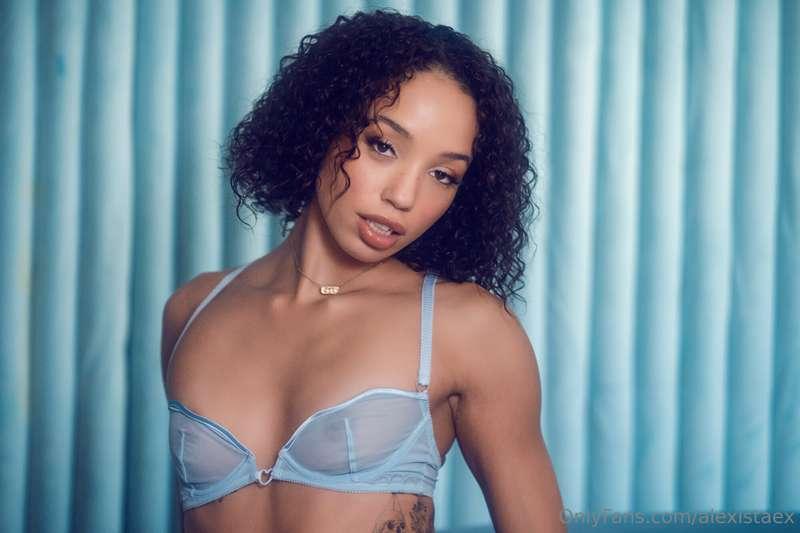 Take a bite 👅