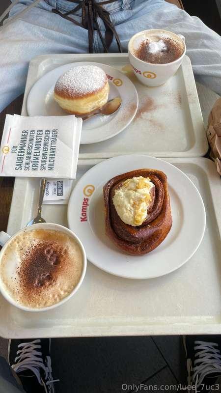 🥵Facendo colazione con il mio Papi 🍌🥐☀️💦⚠️⚠️⚠️ Ti consiglio ..