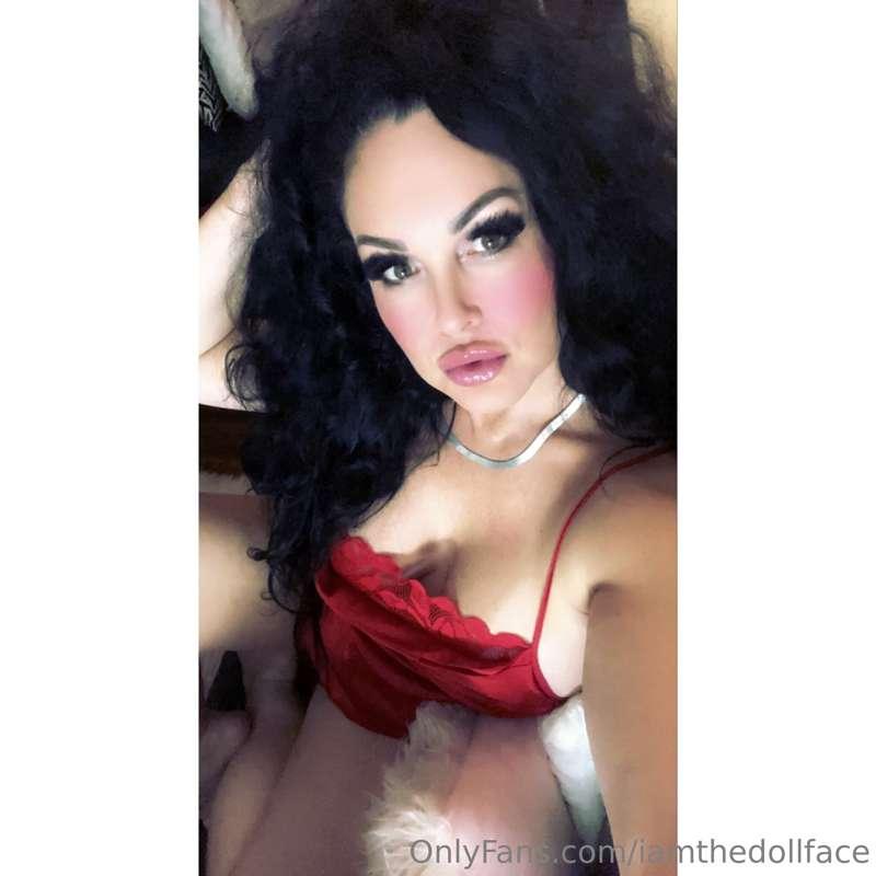What’s up for your Saturday night? Wanna hook up?