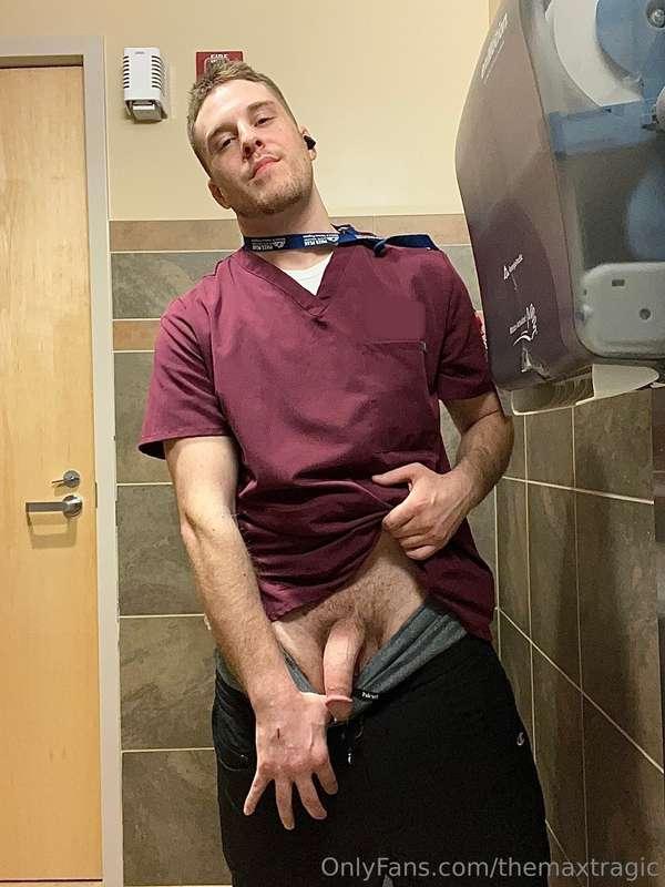 Work bathroom selfie 😉
